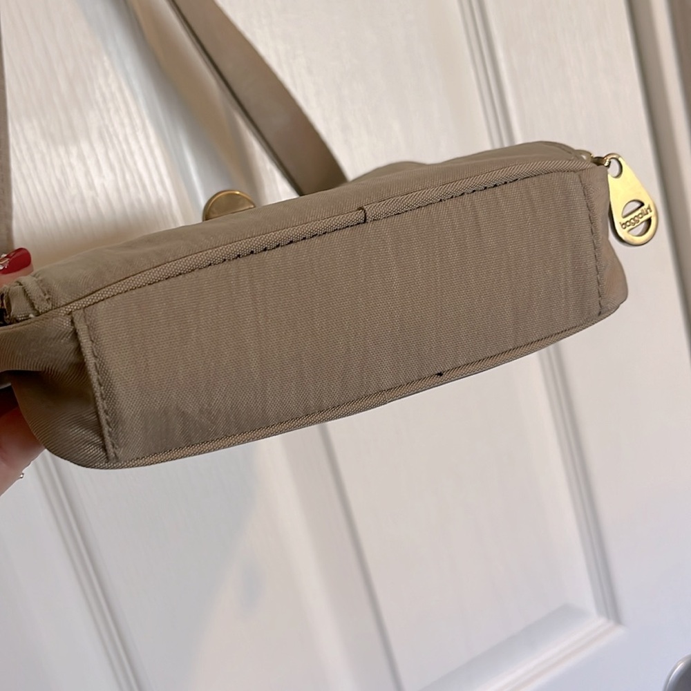 Baggalini Crossbody Purse. Hardly used. - Picture 6 of 8